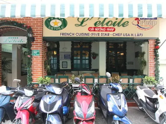 500円で食べられる5つ星のフランス料理店「レトワール」