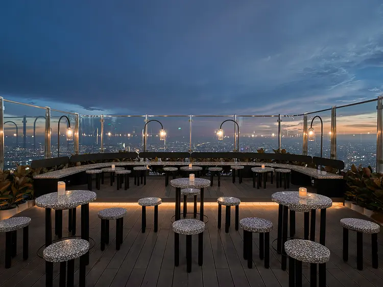 ブランク・ラウンジ・ランドマークタワー81