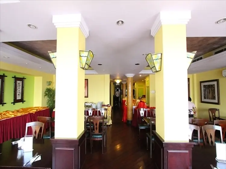 コー・ノイ (ボン セン アンネックス ホテル内)