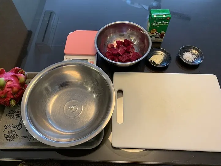 簡単にできる！インスタ映え確実なドラゴンフルーツのパン