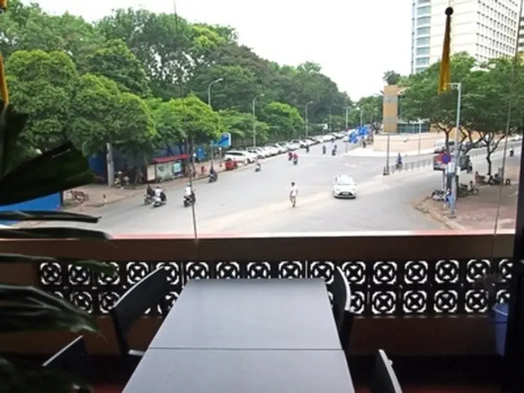 ブンダウ・ホームメイド　レライ店