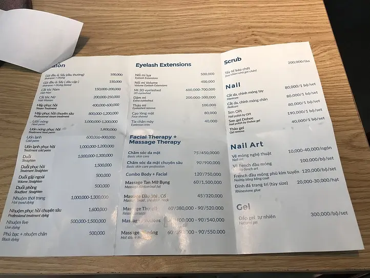 ベトナムのローカル美容室でヘアカラー体験～Han’s Beauty